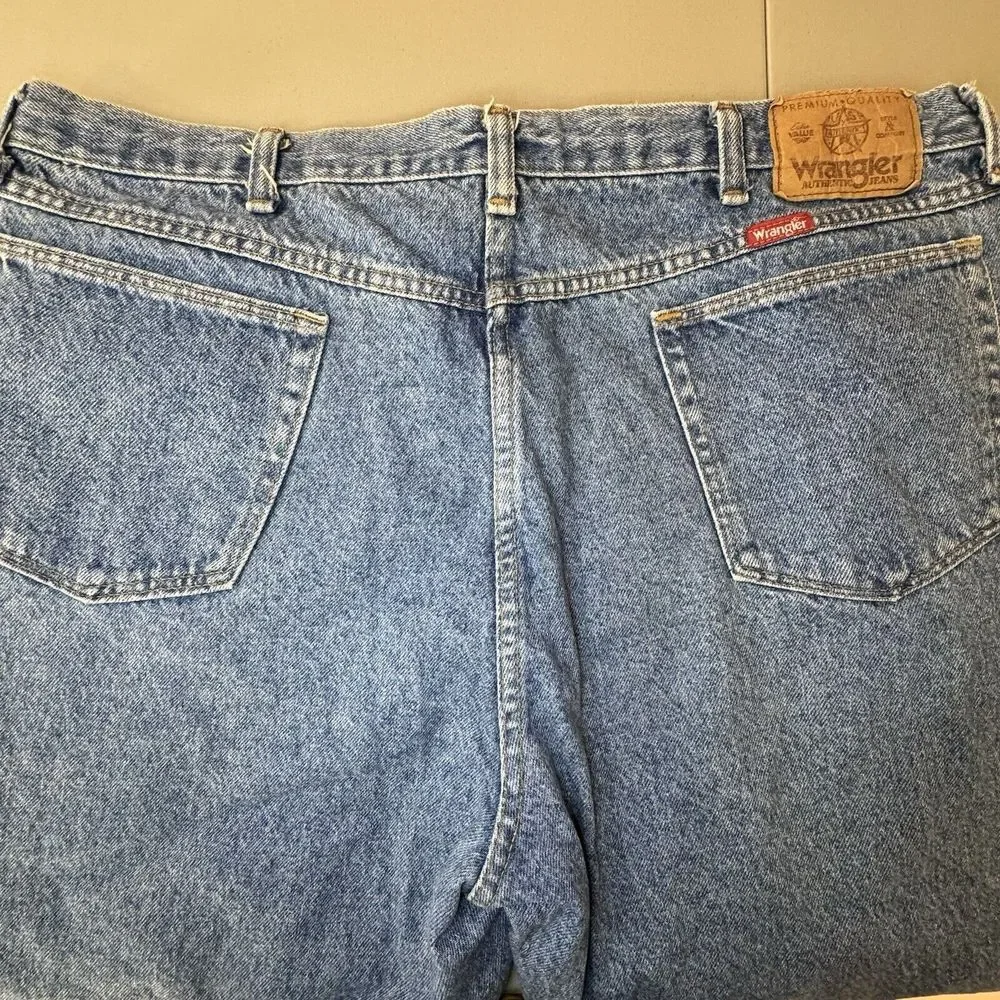 Vintage Wrangler Relaxed Fit Straight Leg‎ Jeans Men's Size 40x30 Made in USA